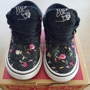 Van's- Half Cab - Flower/Dot Toddler Shoes Size 6